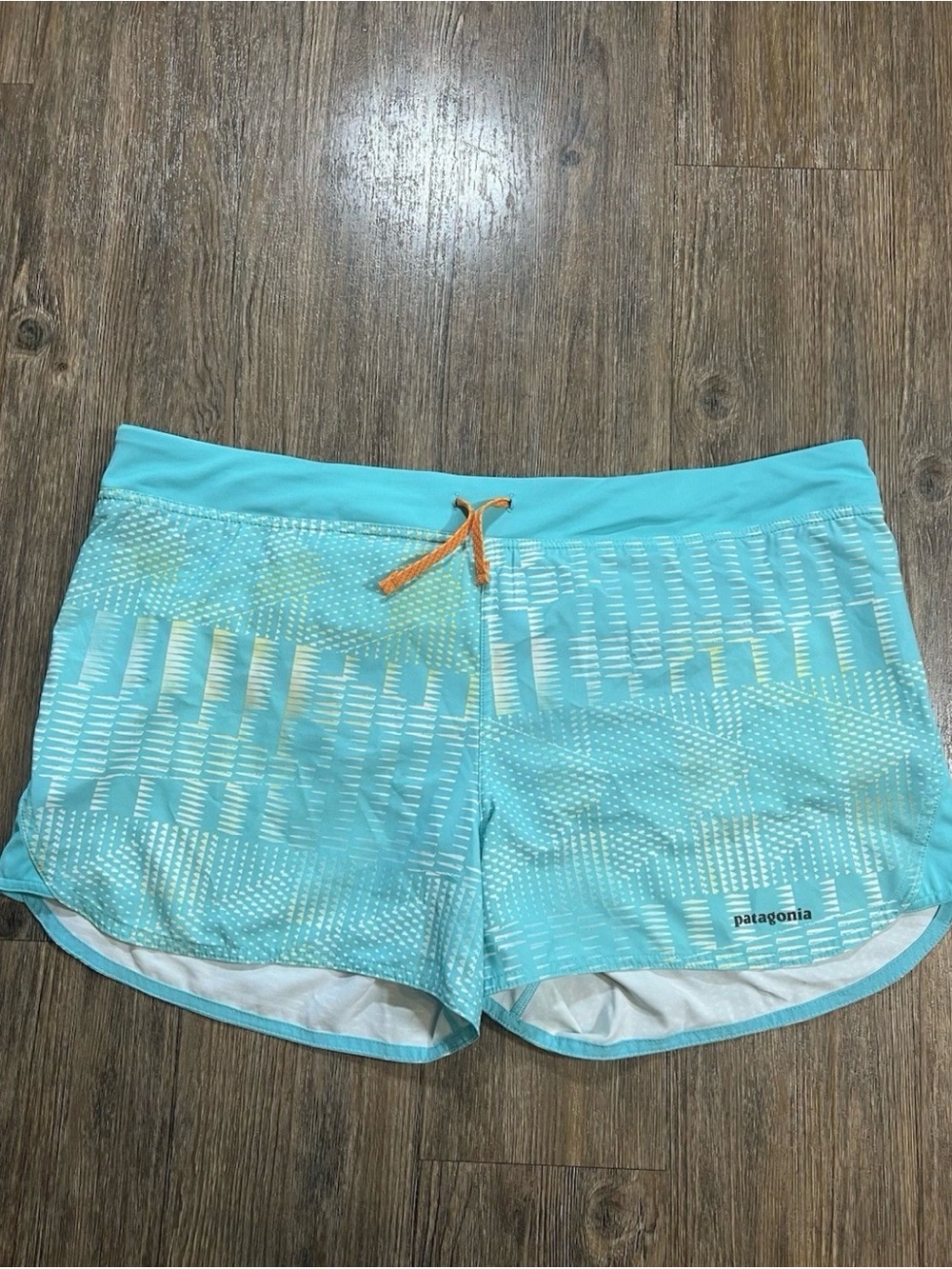 Patagonia Womens Nine Trails Short Size XL Athletic teal Stretch